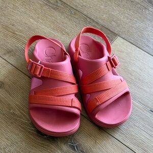 Chacos Chillos Kids Sport‎ Sandals in Pink and Red Size 3Y